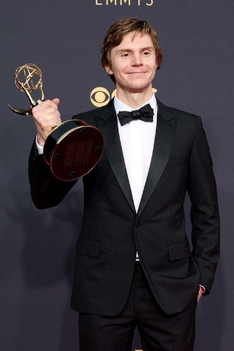 Стали известны лауреаты премии Emmy - 2021