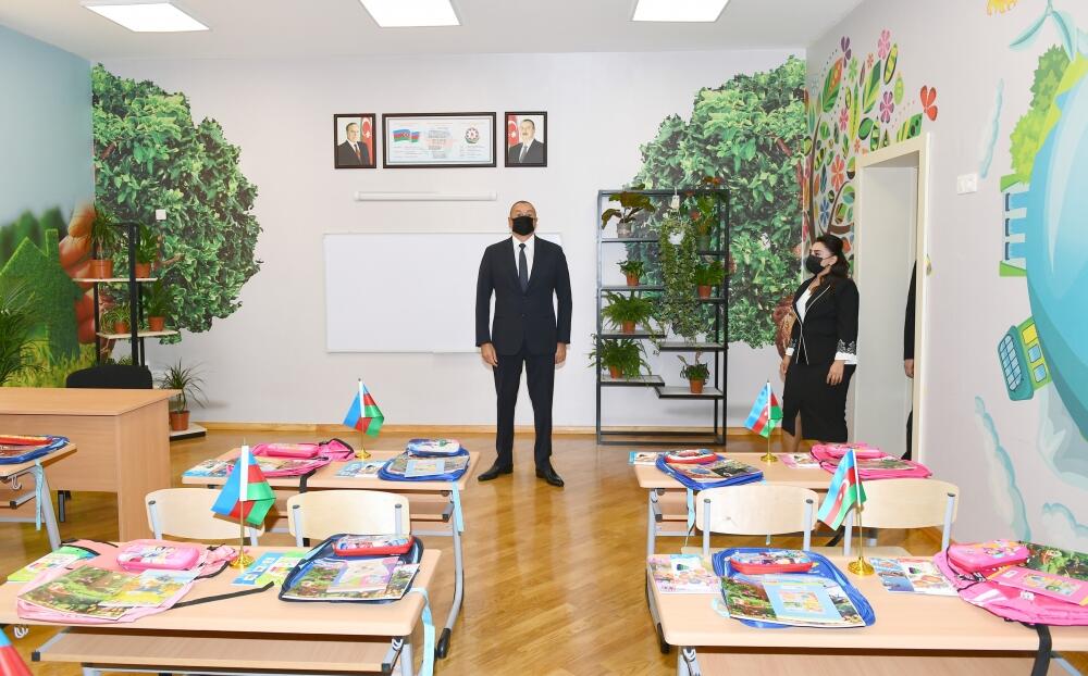 Prezident İlham Əliyev Sabunçu rayonunda 307 saylı orta məktəbdə yaradılan şəraitlə tanış olub
