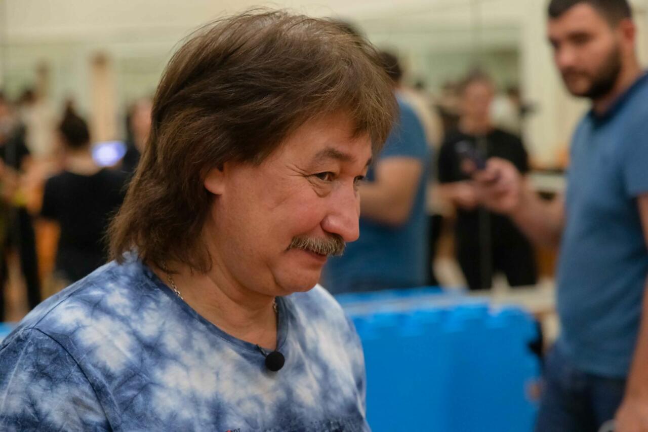 Известный российский актер и каскадер приехал в Баку
