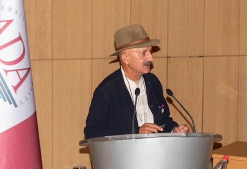ADA Universitetində keçirilən brifinq çərçivəsində Reza Deqatinin sərgisi təşkil edilib