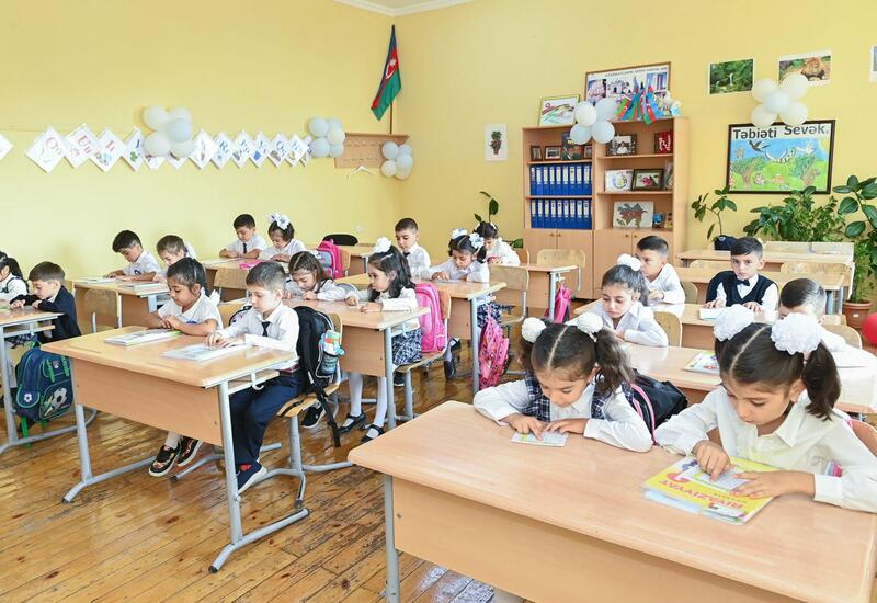В рамках пилотного проекта в Азербайджане около 45 тыс. учеников получили школьные принадлежности
