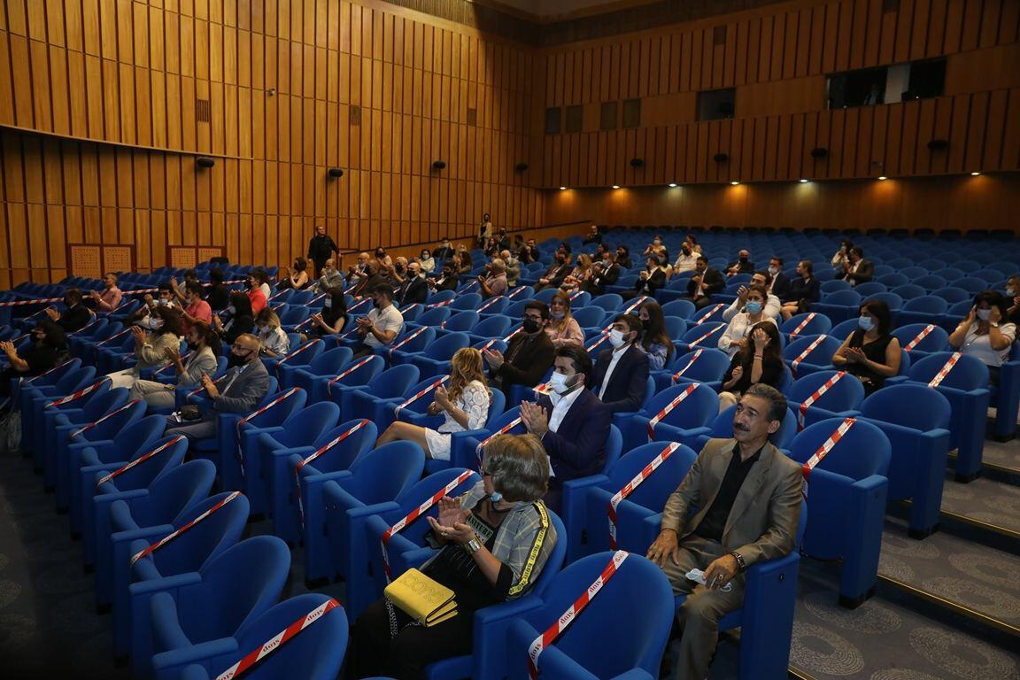 В Баку показали фильм "Жемчужины азербайджанкой оперы"