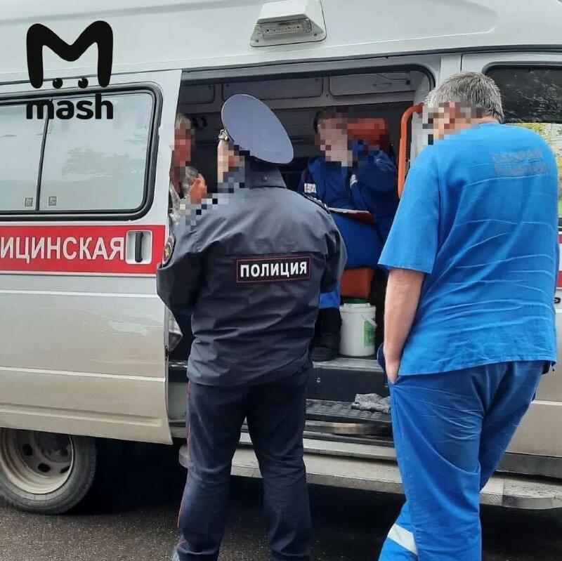 В Москве мужчина напал на покупателей в магазине