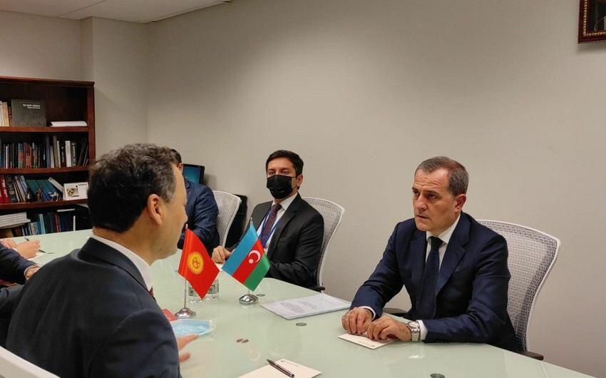Главы МИД Азербайджана и Кыргызстана обсудили перспективы расширения двусторонних связей