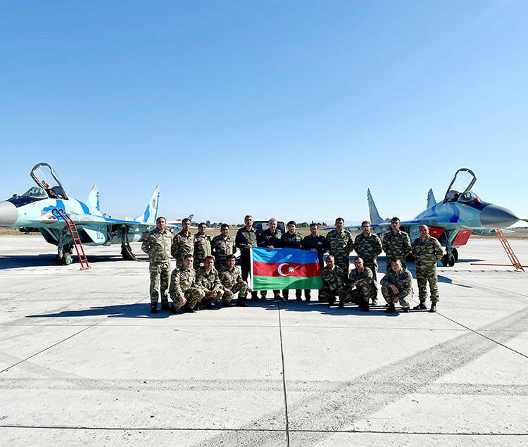 Азербайджанские военные летчики выполнили очередной полет на фестивале «Технофест-2021»