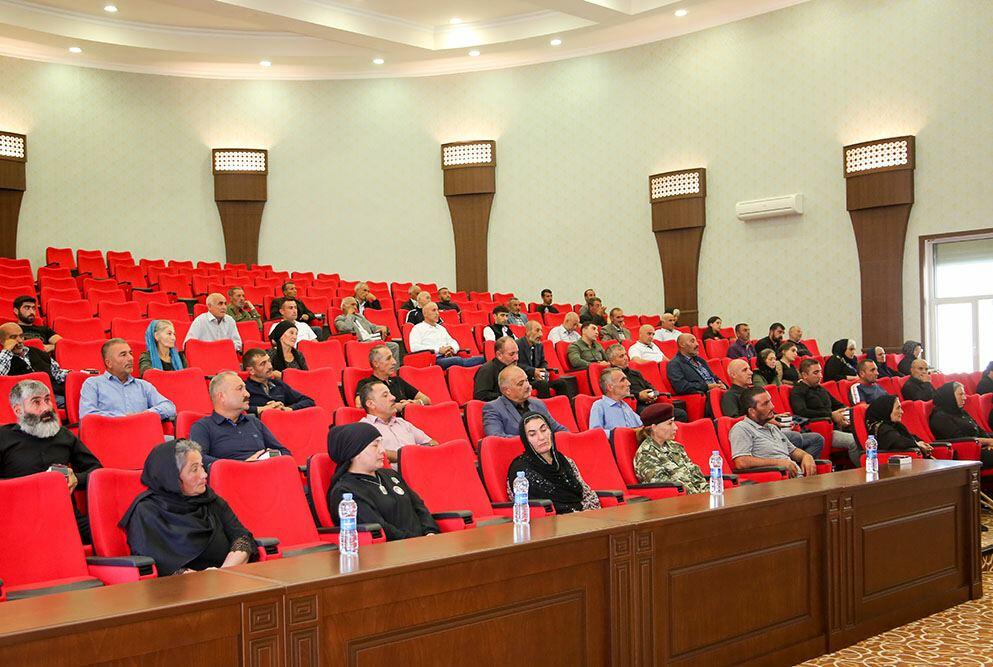 Əlahiddə Ümumqoşun Orduda şəhid ailələrinə müxtəlif orden və medallar təqdim edilib