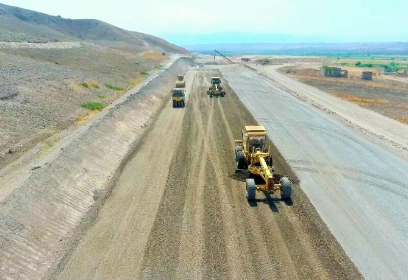 Xudafərin-Qubadlı-Laçın və Xanlıq-Qubadlı avtomobil yollarının inşası sürətlə davam etdirilir