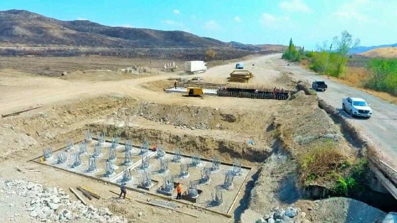 Xudafərin-Qubadlı-Laçın və Xanlıq-Qubadlı avtomobil yollarının inşası sürətlə davam etdirilir
