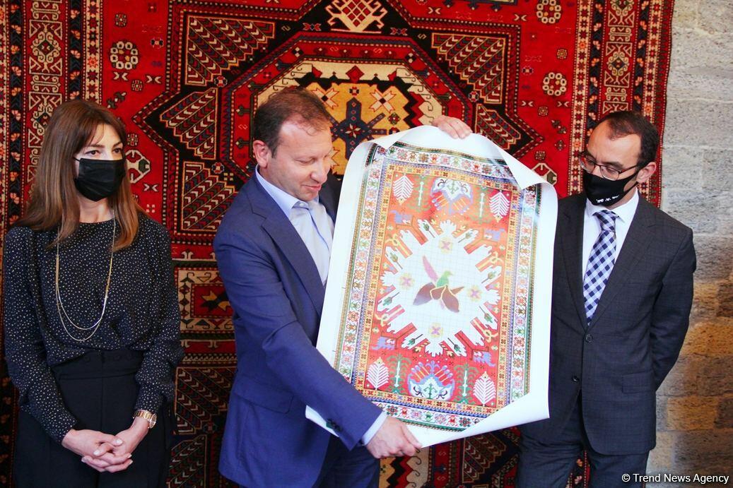 В Азербайджане будут ткать ковер "Карабах"