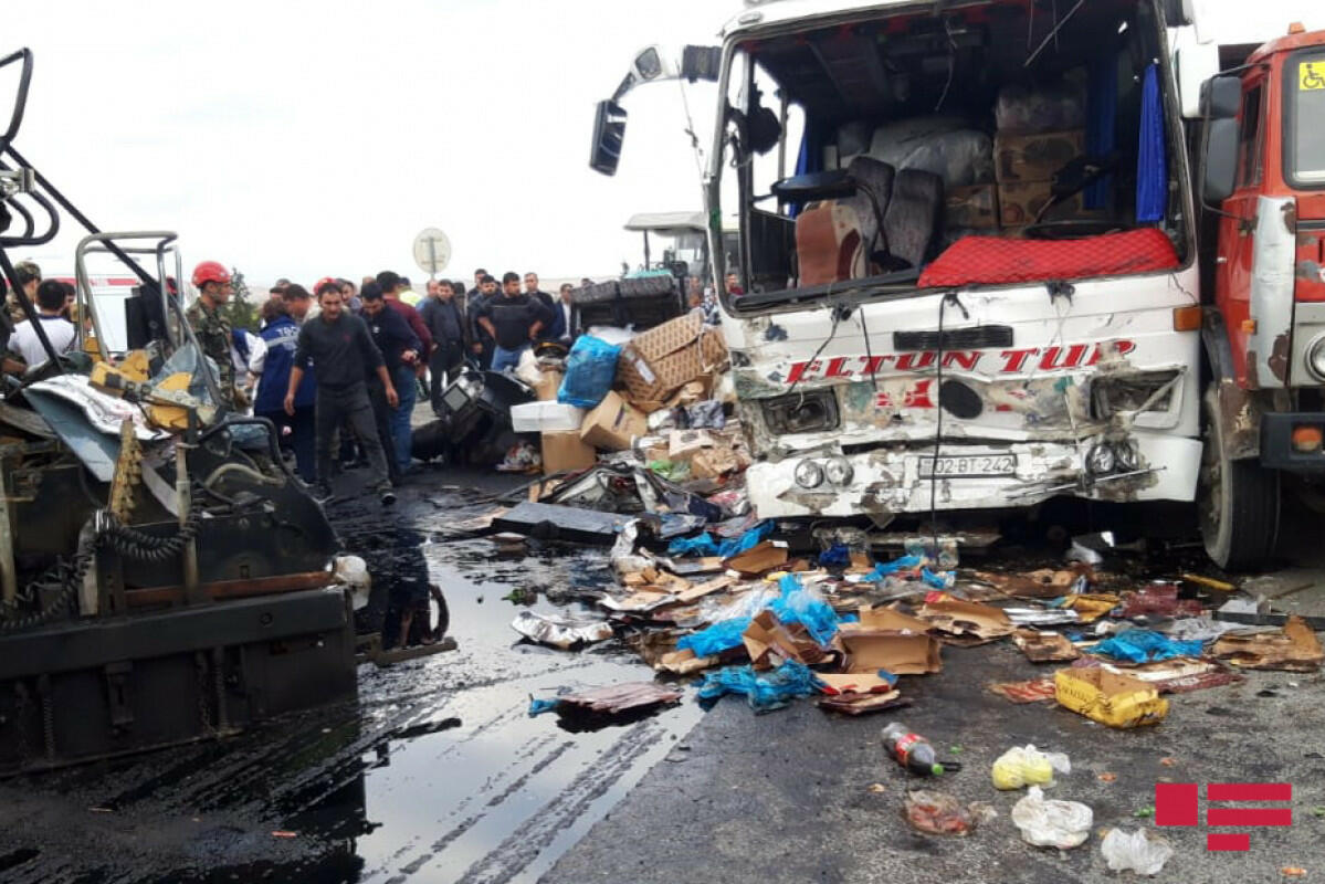 В Гаджигабуле пассажирский автобус совершил жуткую аварию - 12 пострадавших
