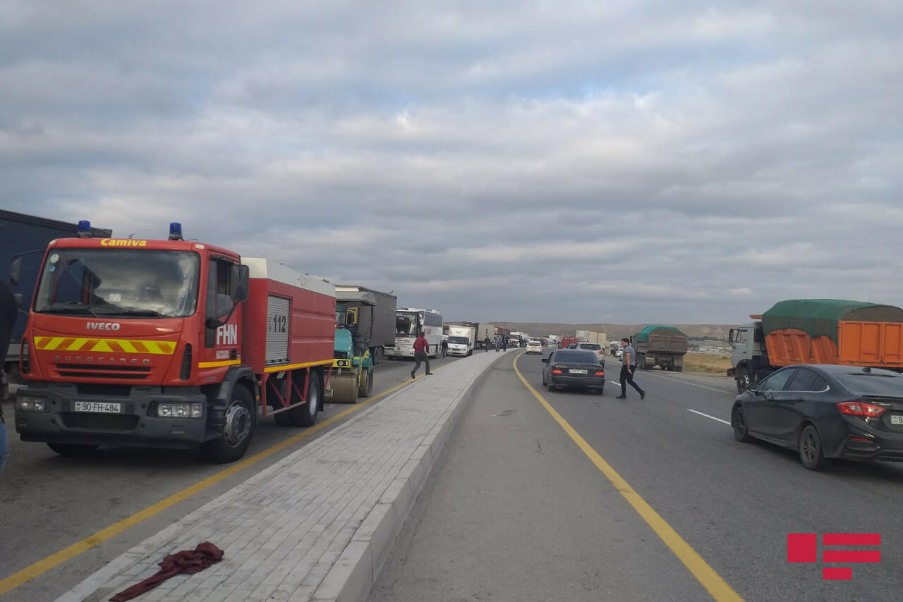 В Гаджигабуле пассажирский автобус совершил жуткую аварию - 12 пострадавших
