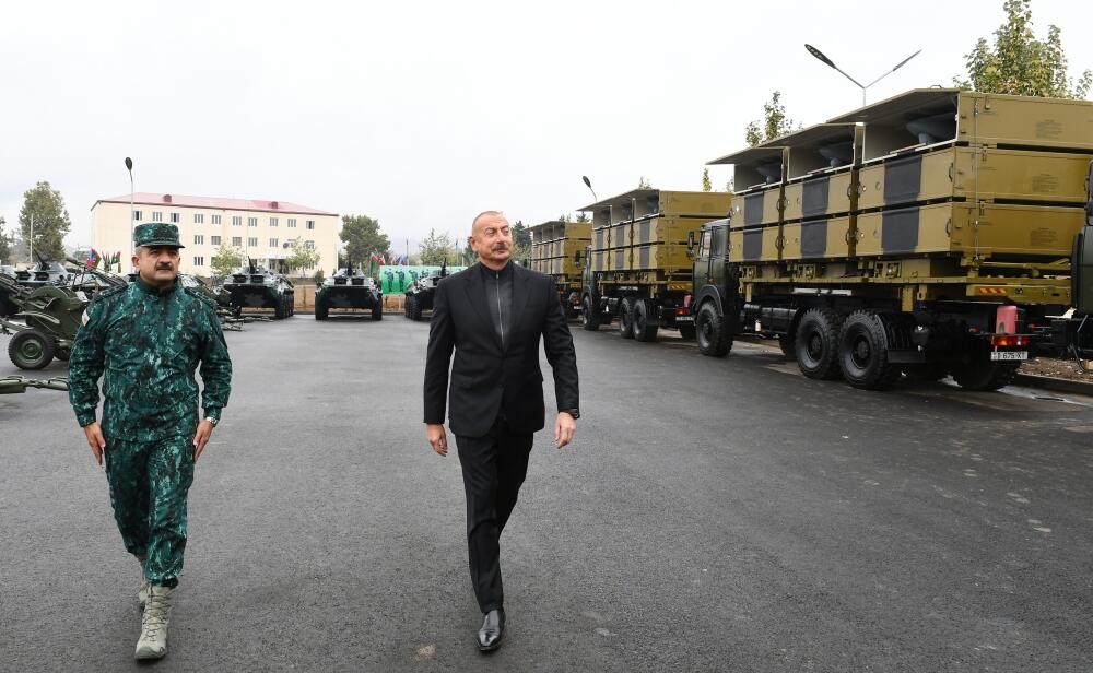 Президент Ильхам Алиев открыл в Джебраиле комплекс воинской части Государственной пограничной службы