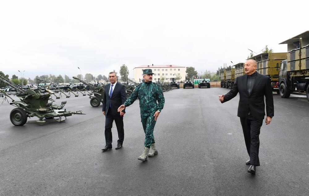 Президент Ильхам Алиев открыл в Джебраиле комплекс воинской части Государственной пограничной службы
