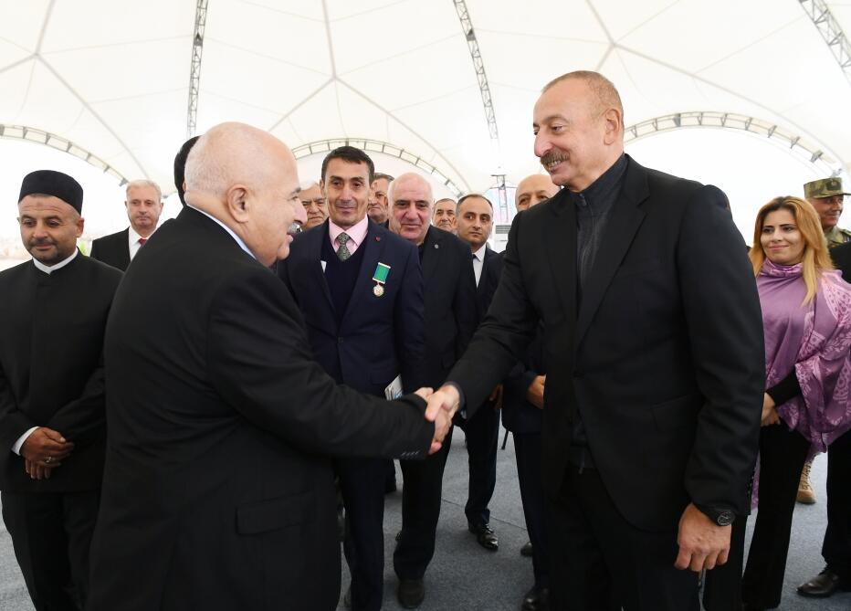 Президент Ильхам Алиев встретился с представителями общественности Джебраила