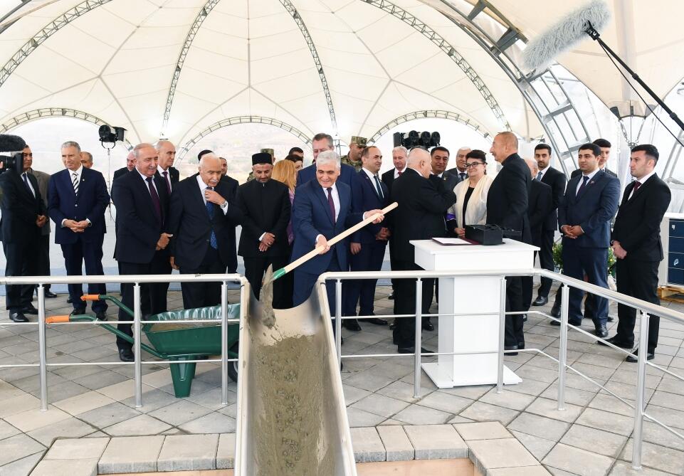 Президент Ильхам Алиев встретился с представителями общественности Джебраила