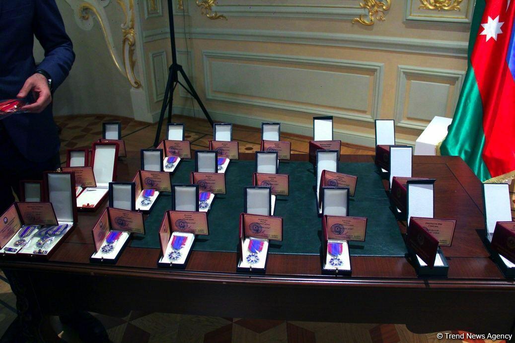 В Баку прошла церемония вручения государственных наград деятелям культуры