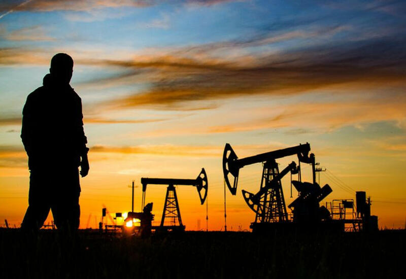 Цена азербайджанской нефти превысила $83