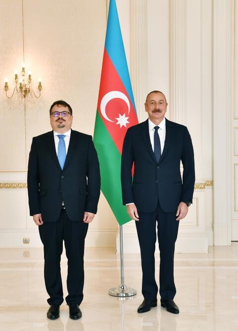 Президент Ильхам Алиев принял верительные грамоты новоназначенного руководителя представительства ЕС в Азербайджане