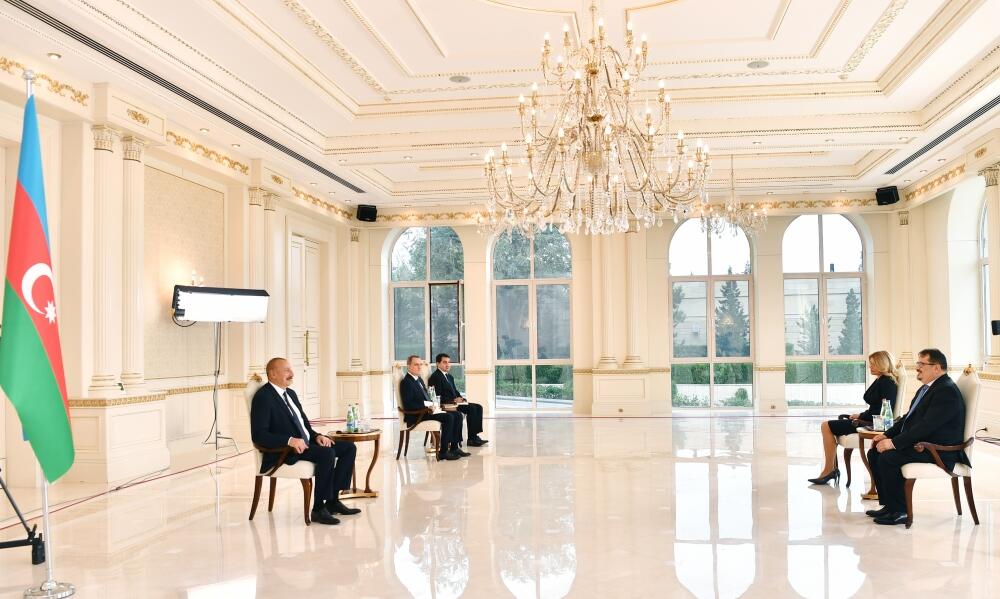 Президент Ильхам Алиев принял верительные грамоты новоназначенного руководителя представительства ЕС в Азербайджане