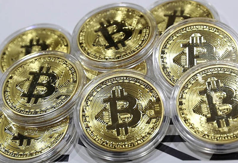 Биткоин подешевел