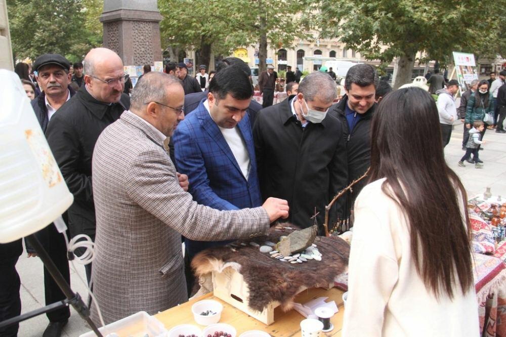 В Гяндже состоялось общегородское мероприятие, посвященное 880-летию Низами Гянджеви