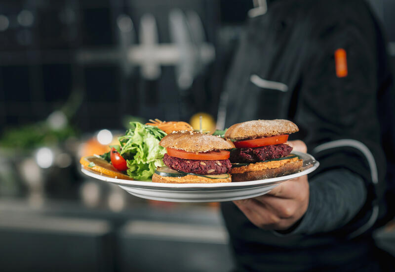 McDonald's будет продавать бургеры без мяса