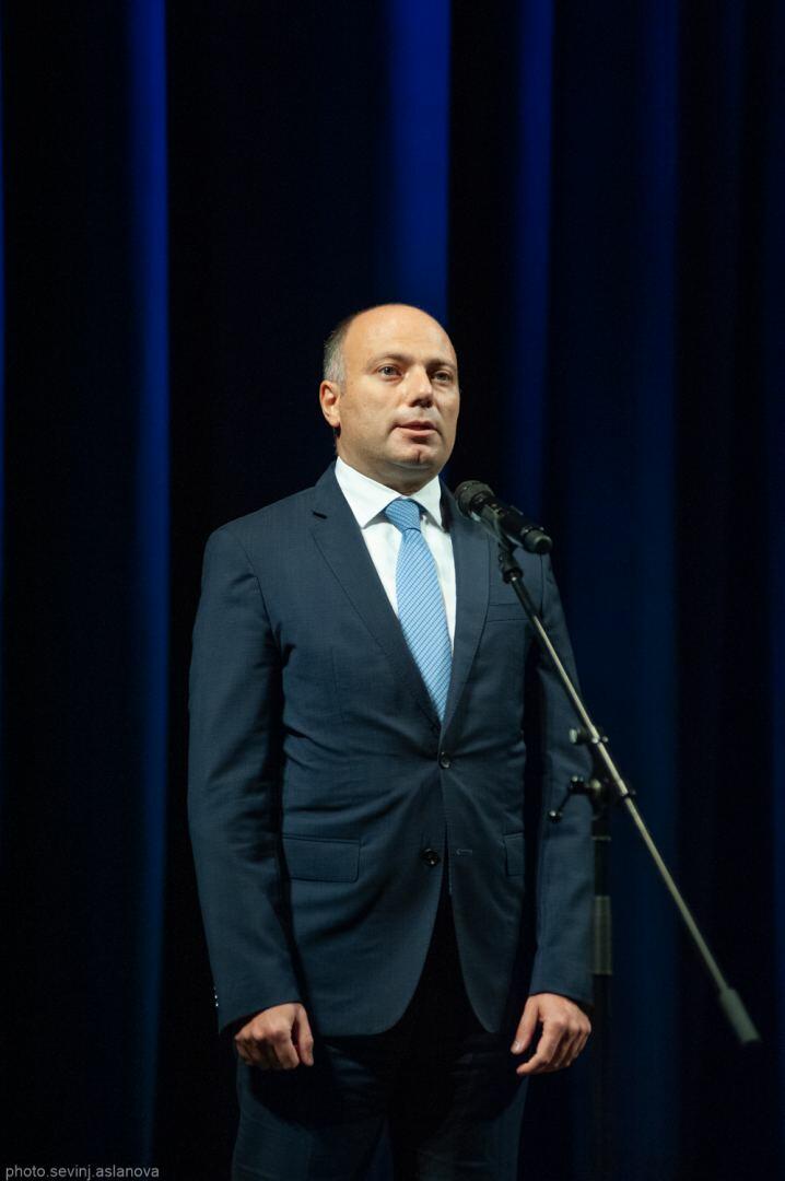 Драматический театр показал первый спектакль после пандемии