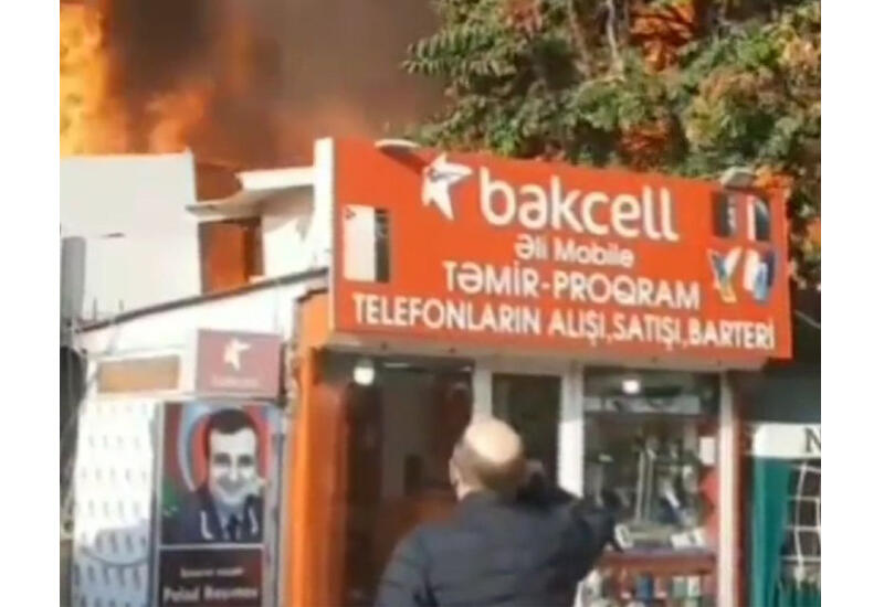 Во время пожара в Баку очевидец бросился спасать портрет Полада Гашимова