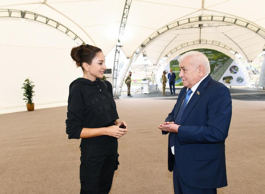 Президент Ильхам Алиев и Первая леди Мехрибан Алиева встретились с представителями общественности Физулинского района, заложили фундамент Мемориального комплекса и восстановления города