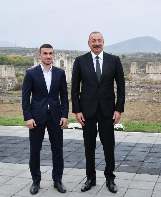 Президент Ильхам Алиев и Первая леди Мехрибан Алиева встретились с представителями общественности Физулинского района, заложили фундамент Мемориального комплекса и восстановления города