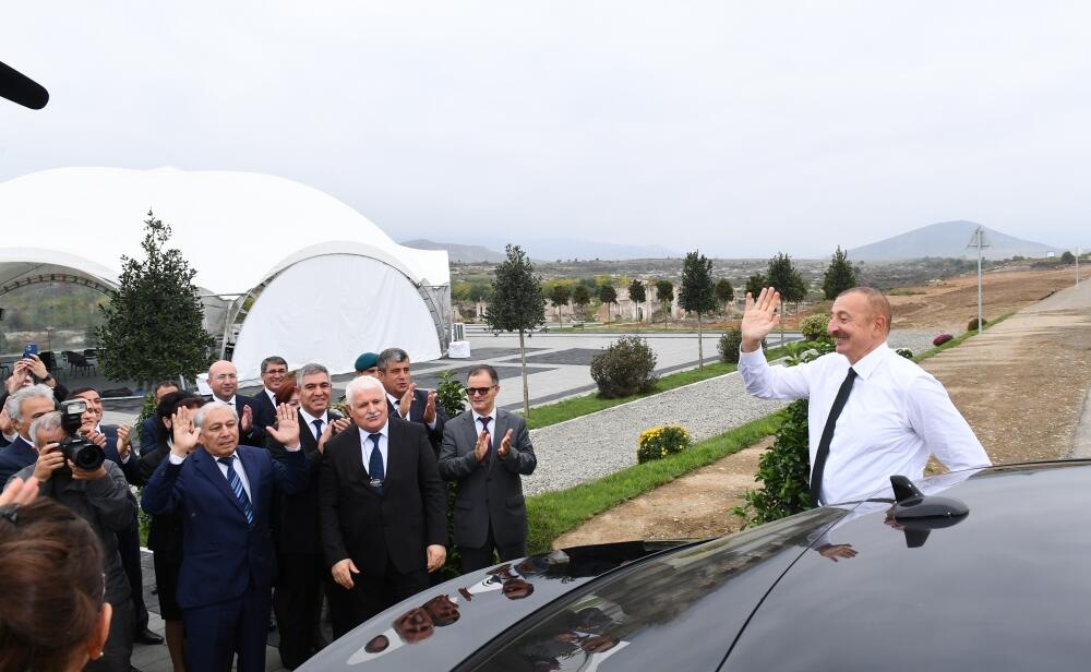 Президент Ильхам Алиев и Первая леди Мехрибан Алиева встретились с представителями общественности Физулинского района, заложили фундамент Мемориального комплекса и восстановления города