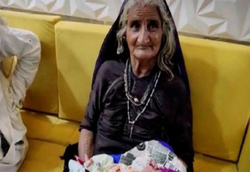 70 yaşlı qadın ilk dəfə