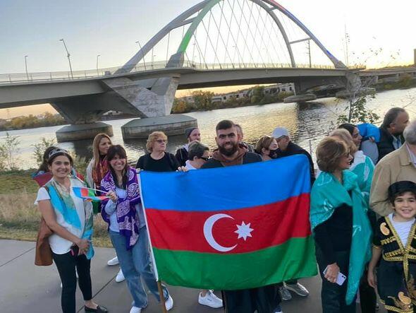 Знаменитый в США мост окрасился в цвета азербайджанского флага
