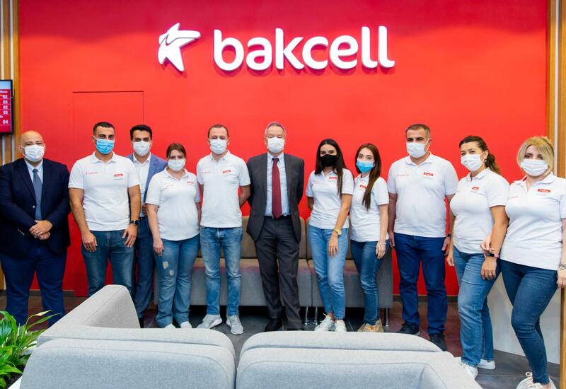 Компания Bakcell представила обновленный концептуальный магазин в центре Баку