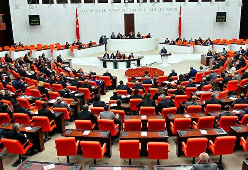 Парламент Турции продлил мандат военной миссии в Мали и ЦАР