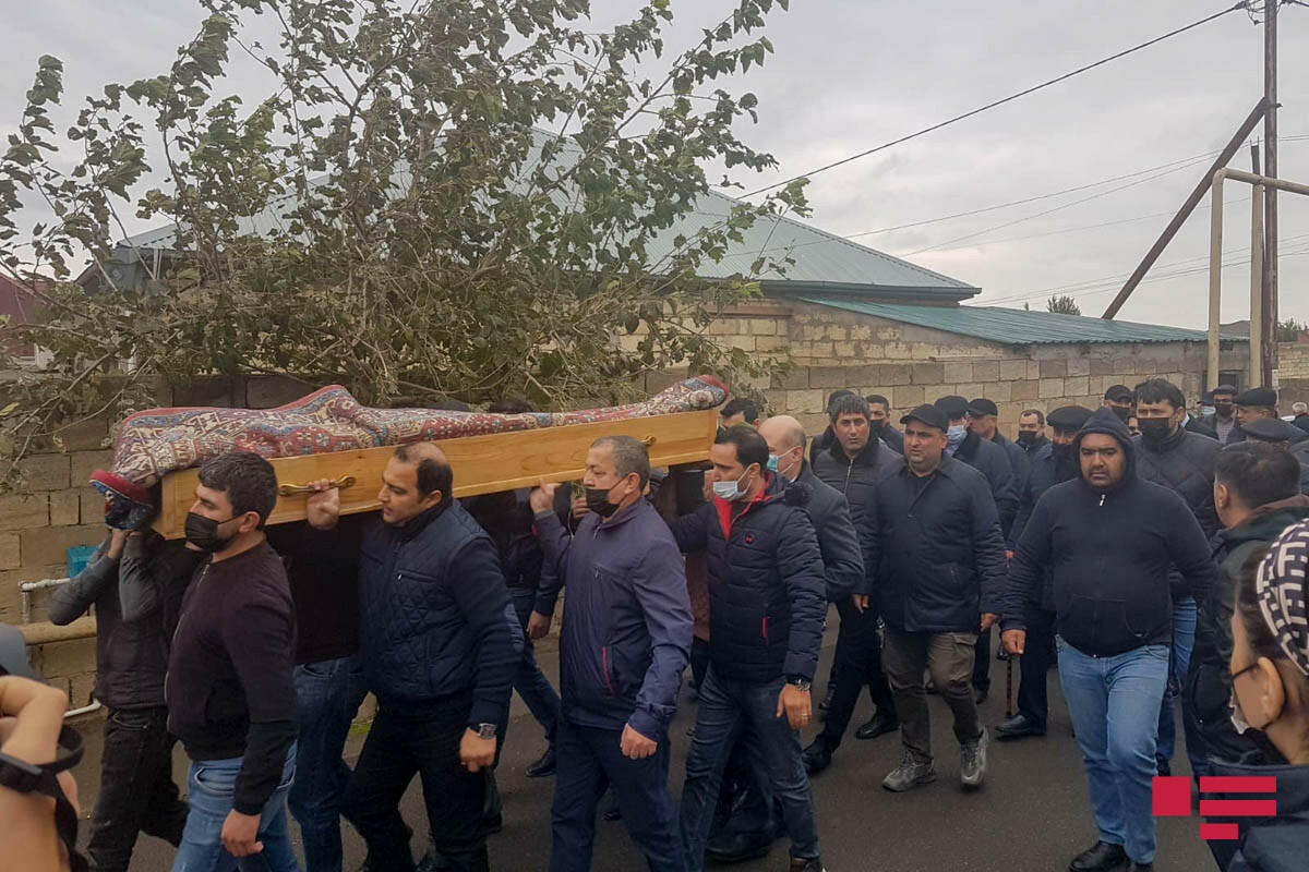 Журналист Эльнур Ашрафоглу похоронен