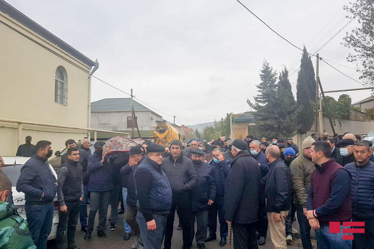 Журналист Эльнур Ашрафоглу похоронен