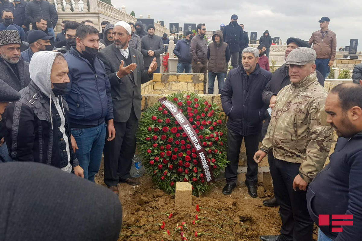 Журналист Эльнур Ашрафоглу похоронен