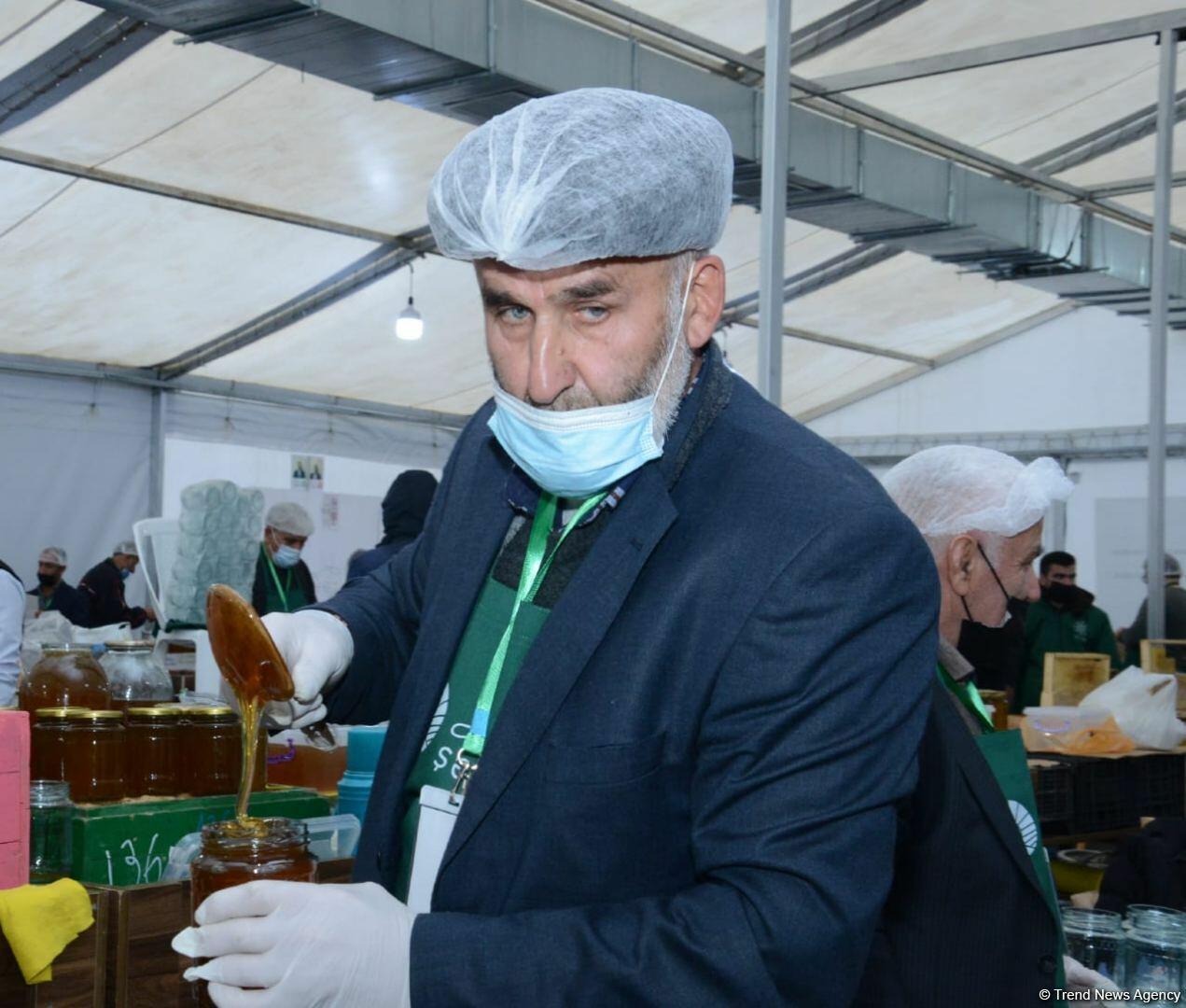 В Баку открылась ярмарка меда