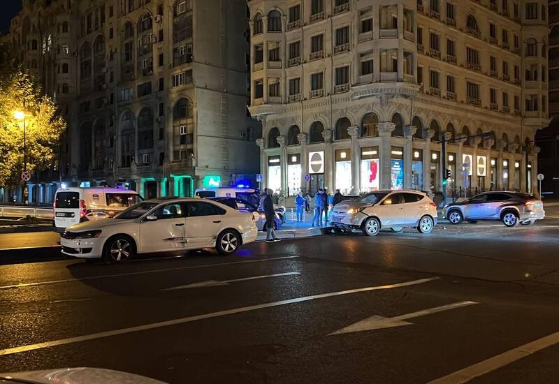 Цепная авария в центре Баку