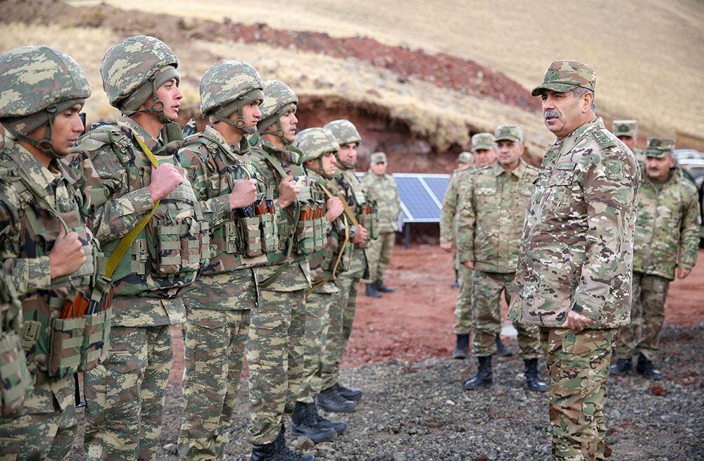 Закир Гасанов осмотрел боевые позиции в Кяльбаджаре и Лачине
