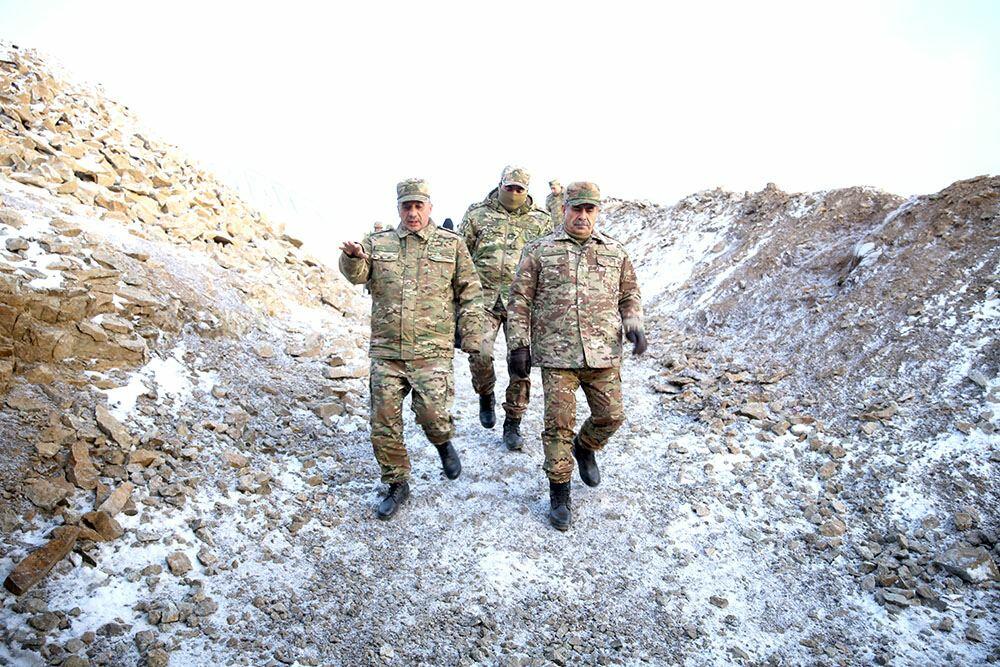 Закир Гасанов осмотрел боевые позиции в Кяльбаджаре и Лачине