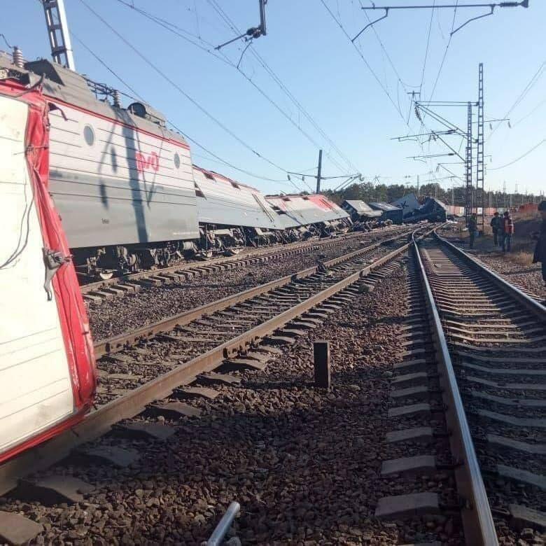 В Амурской области грузовик протаранил поезд