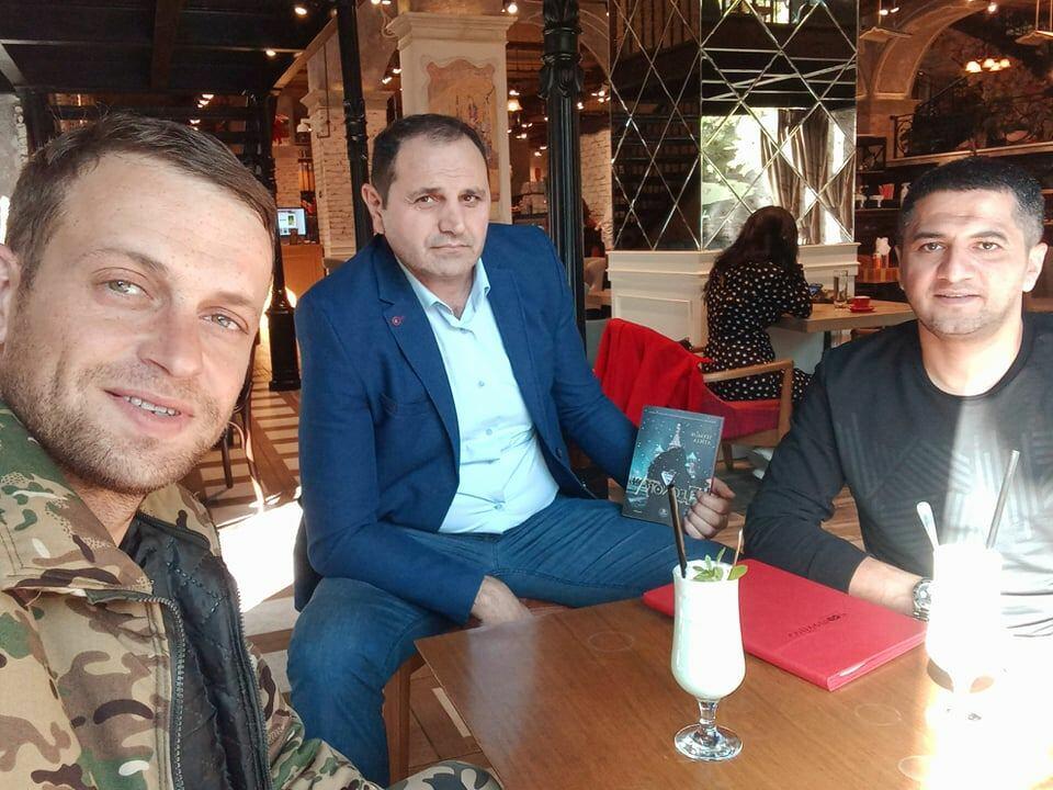 Герой Карабахской войны Сеймур Атилла представил свой первый роман "Элеонора"