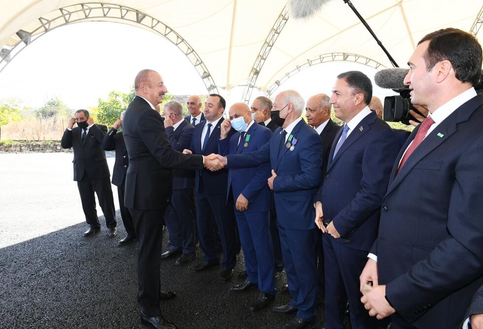 Президент Ильхам Алиев и Первая леди Мехрибан Алиева встретились с представителями общественности Губадлинского района