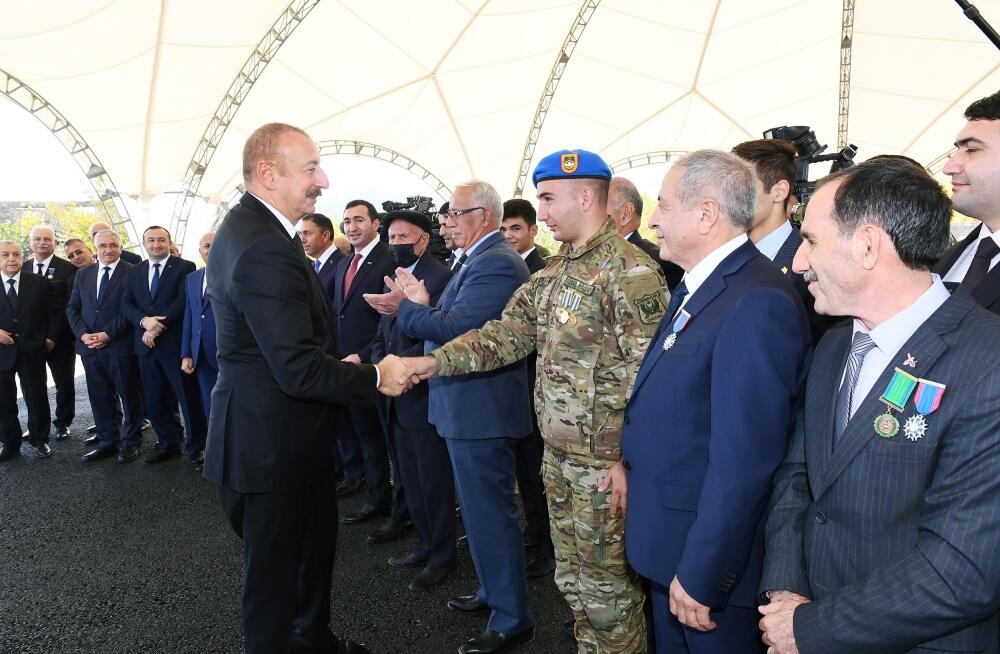 Президент Ильхам Алиев и Первая леди Мехрибан Алиева встретились с представителями общественности Губадлинского района