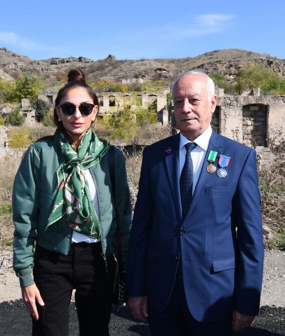 Президент Ильхам Алиев и Первая леди Мехрибан Алиева встретились с представителями общественности Губадлинского района