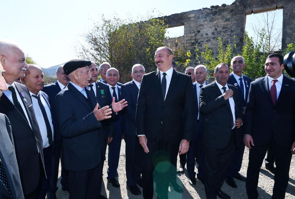 Президент Ильхам Алиев и Первая леди Мехрибан Алиева встретились с представителями общественности Губадлинского района