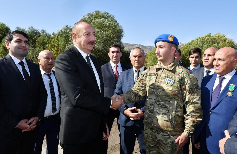 Президент Ильхам Алиев и Первая леди Мехрибан Алиева встретились с представителями общественности Губадлинского района