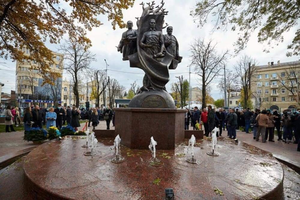 В Харькове открылся памятник Мирза Фатали Ахундзаде